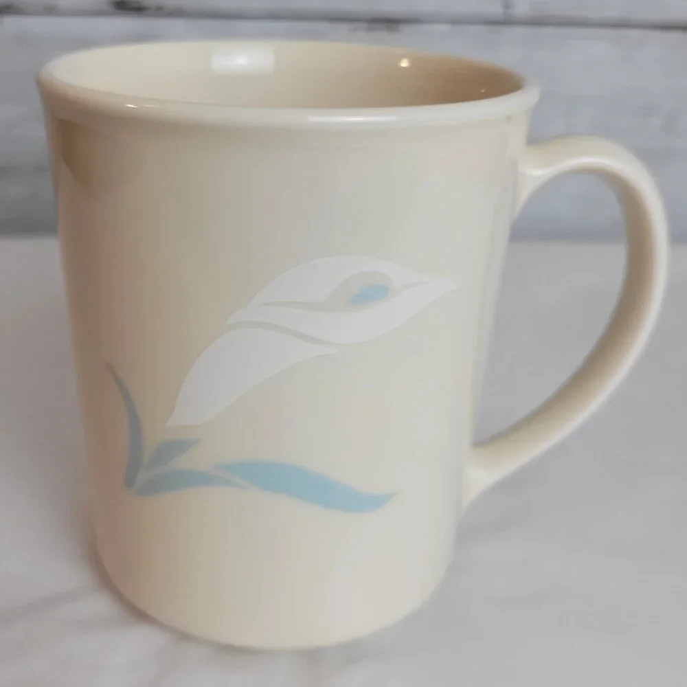 Vintage Corning Romance Mug cream Pattern White calla lily Flower tea Cup USA 38